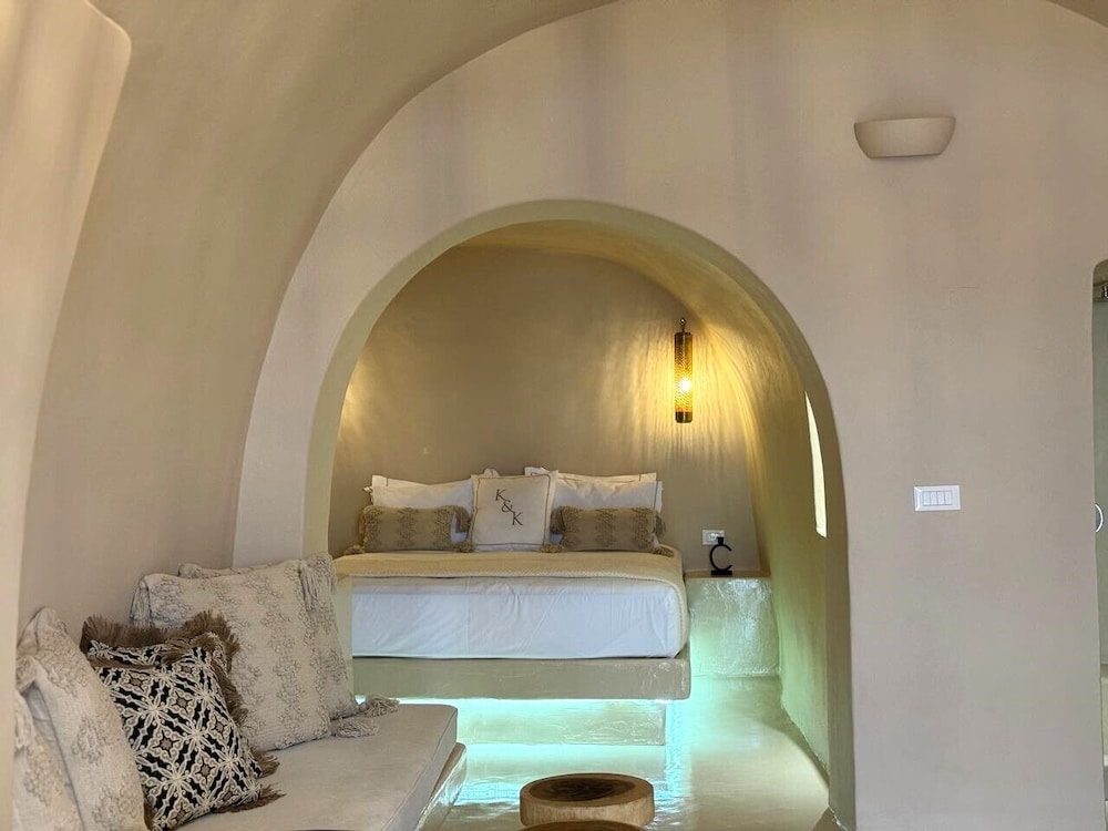 OIA Unique Homes by K&K