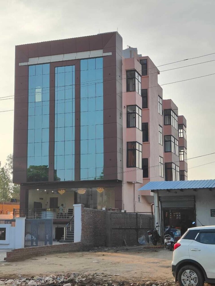 Hotel Grand Lucent