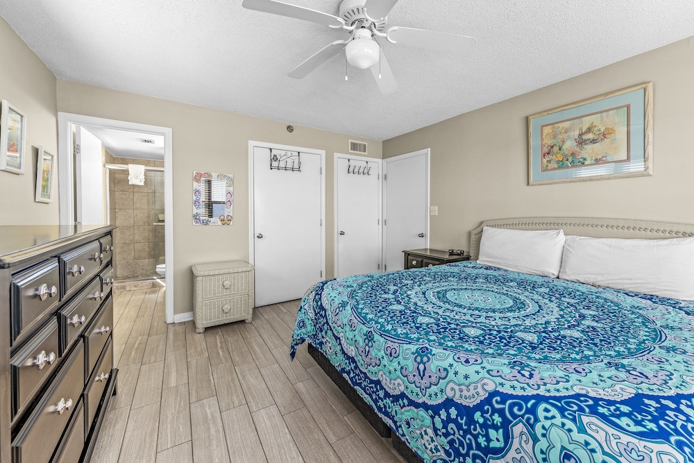 Harbor Place Condominiums by Hosteeva view 3