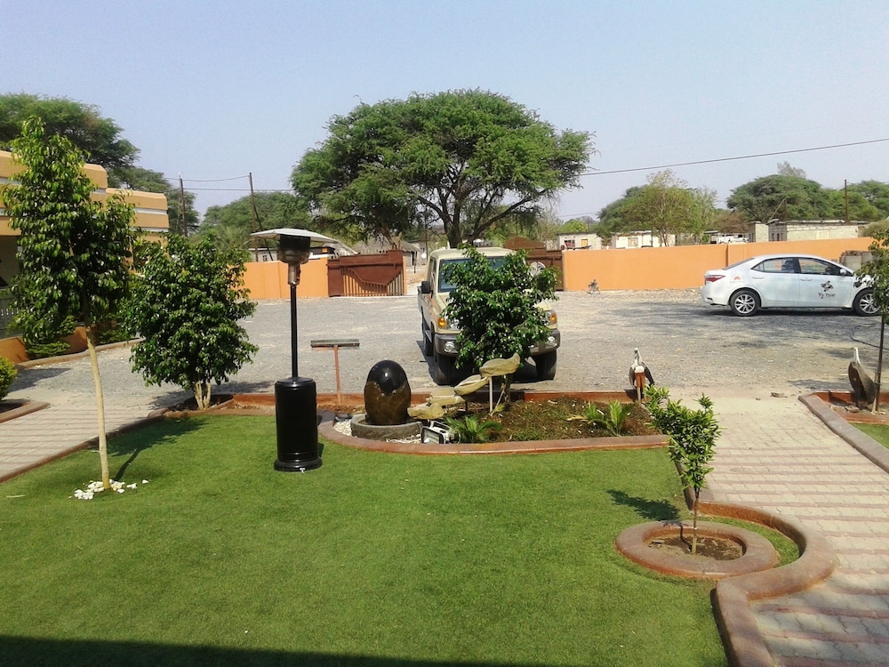 Gumare Executive Lodge