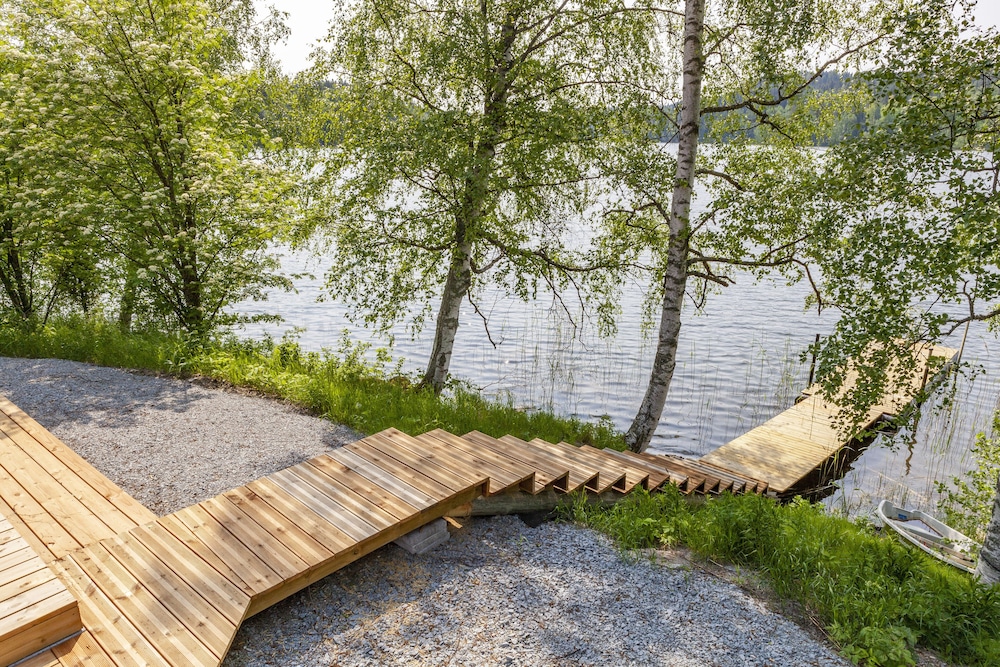 Peace and Privacy Travel - Aulanko Lake Hide-out
