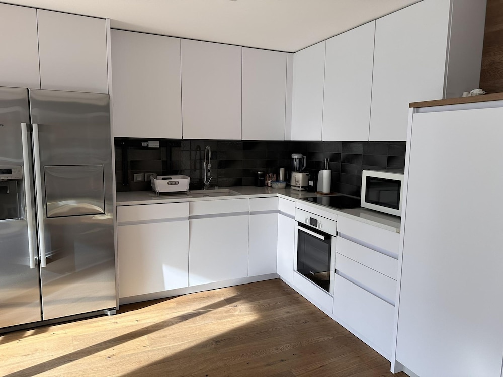 3 Bed Penthouse With Terrace Close to Beach- 2200