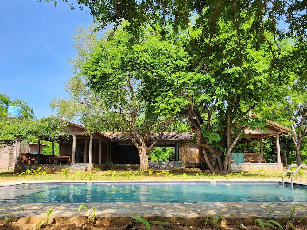 Hide Yala - Hostel