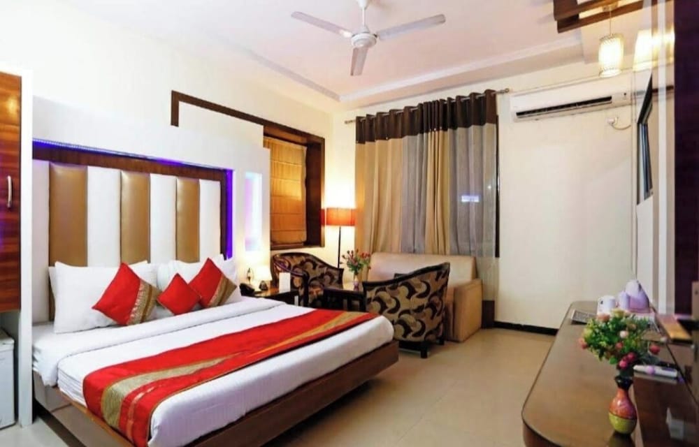 Hotel Hanuwant Palace