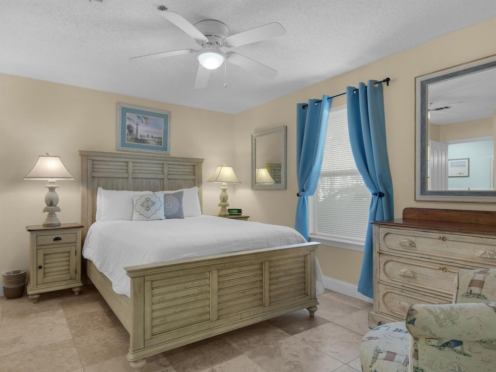 Grand Caribbean East 105 view 3