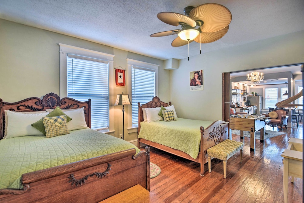 Historic Renovated Home < 2 Mi to Beach & Pier! view 4