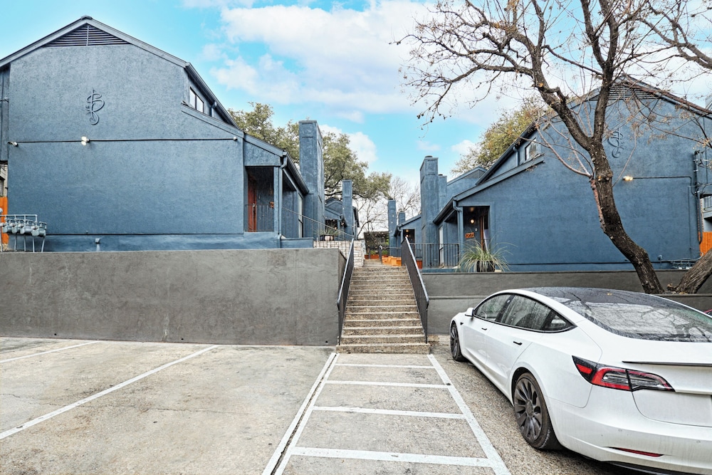Heart of Austin Hideaways