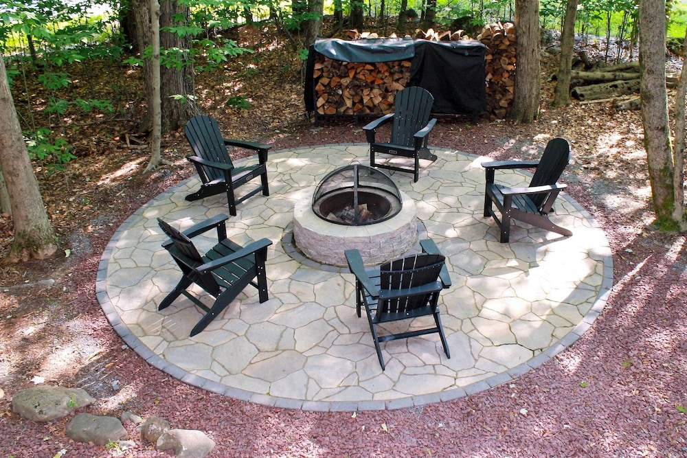 Pocono Lake House Near Skiing & Kalahari Resort! view 5