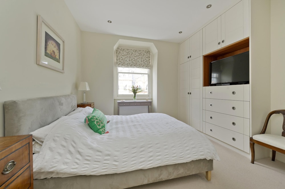 Spacious 3-bedroom Apartment in Earls Court