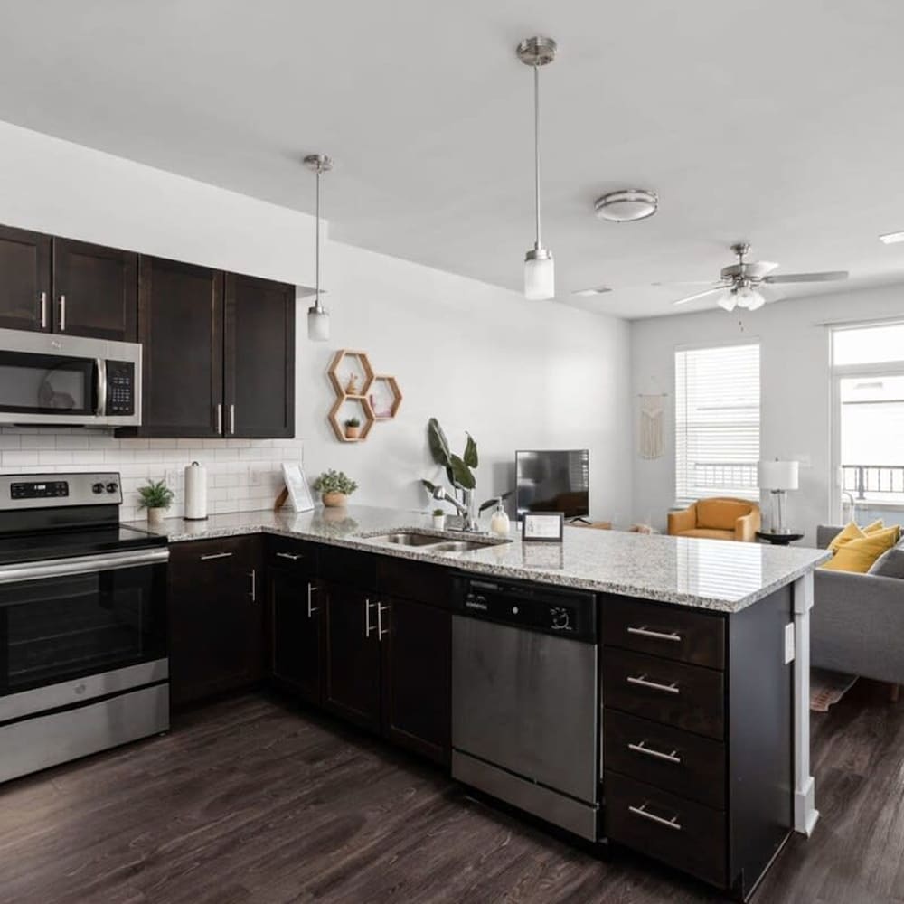 Cozysuites Upscale 2BR Near Fashion Mall