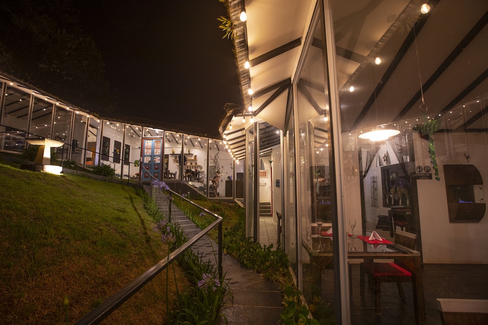 Dantica Cloud Forest Lodge