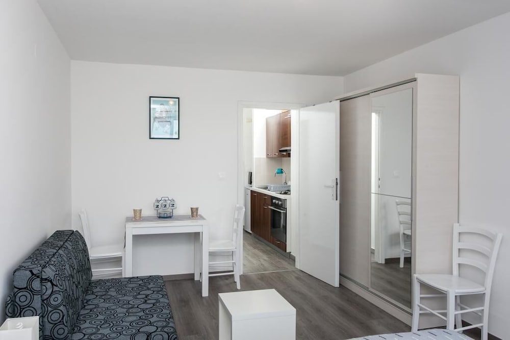 Apartment Tetepave