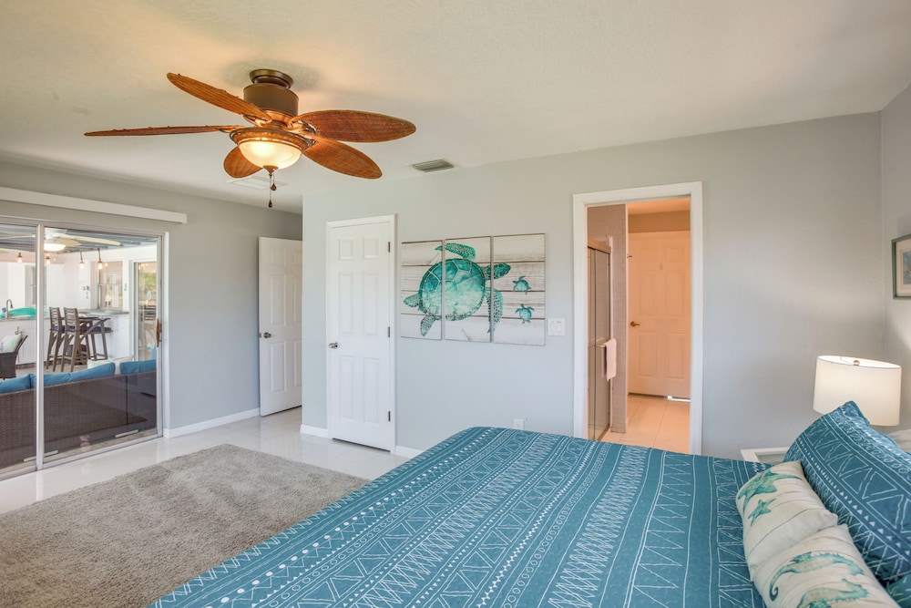 2 Mi to Beach: Canal-front Home in Cape Coral!