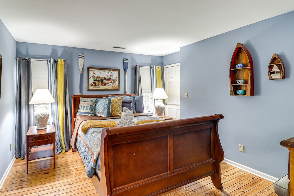 Spacious Trappe Getaway w/ Outdoor Pool & Gazebo! view 3