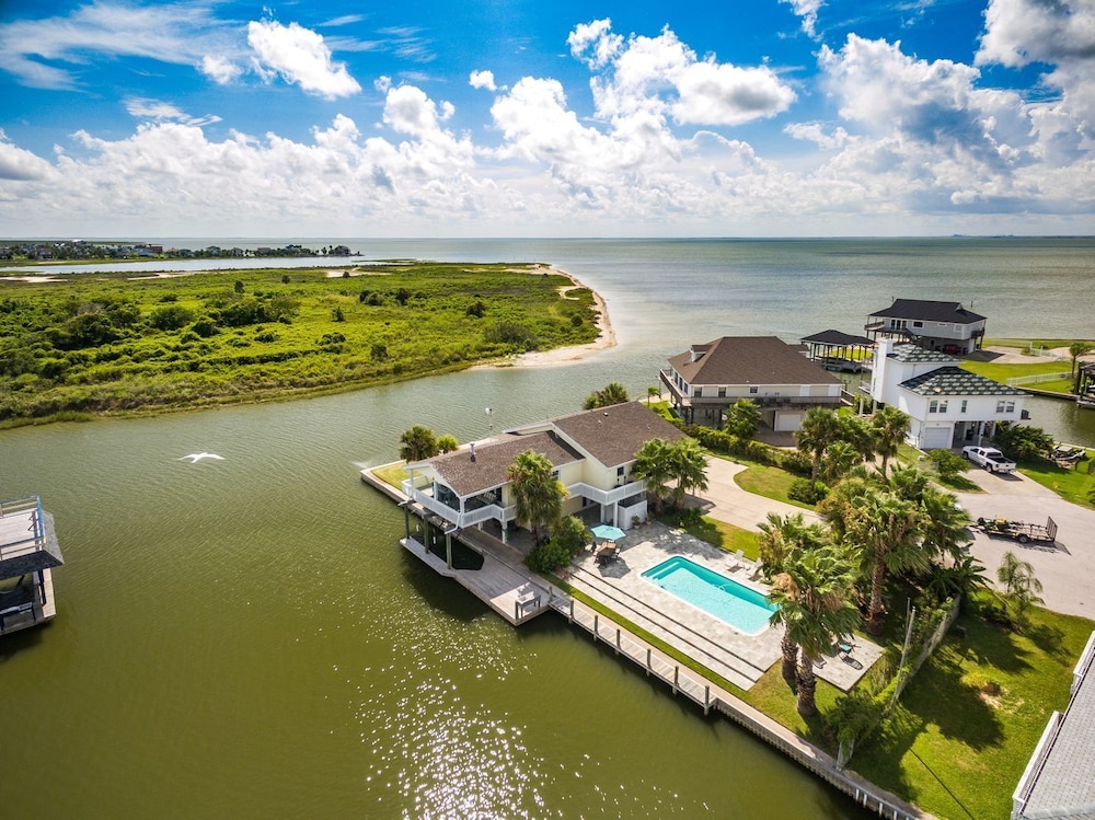 Luna Mar by Ryson Vacation Rentals