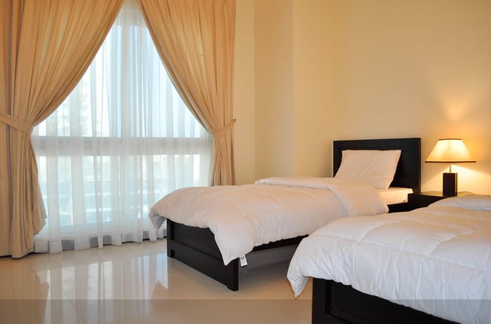 Golden Treasure Tower Family Apartment