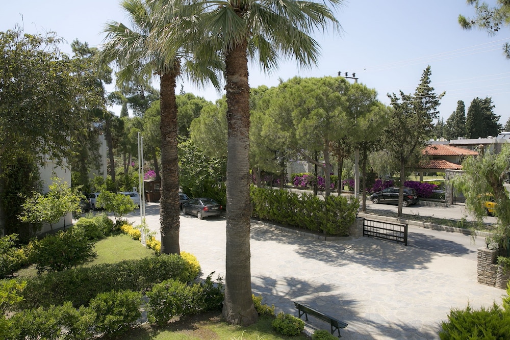 Bodrum Sea Side Beach Club Otel - Image 65