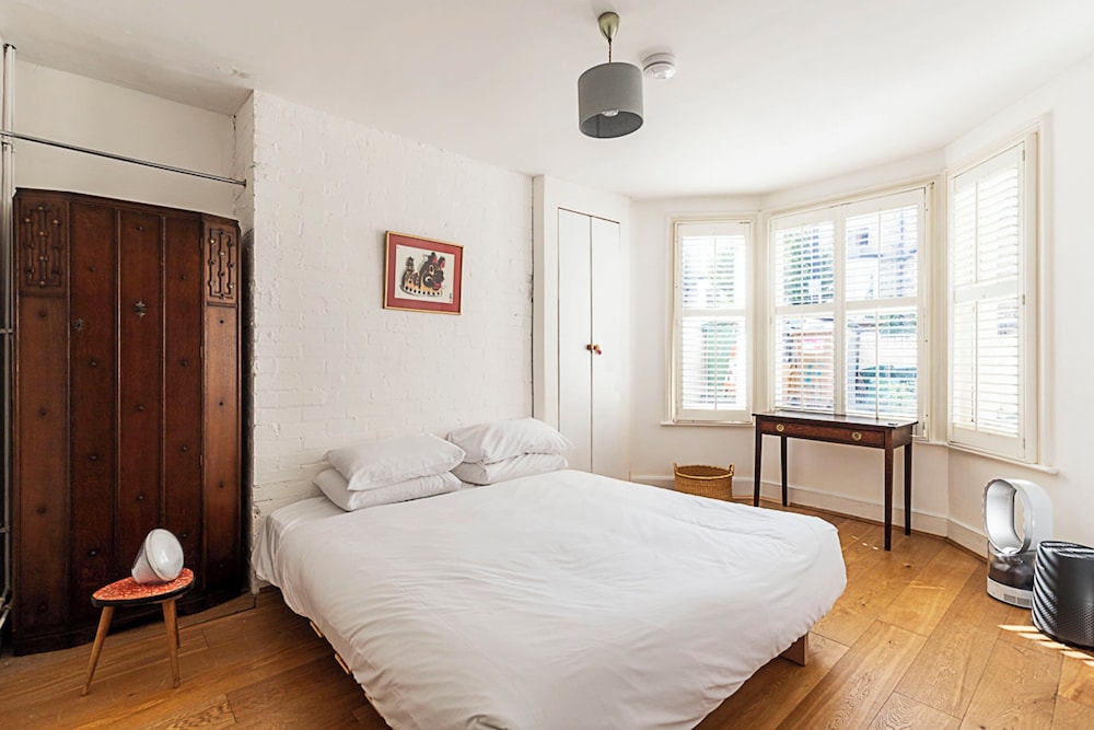 Retro Charm and Modern Comforts view 3