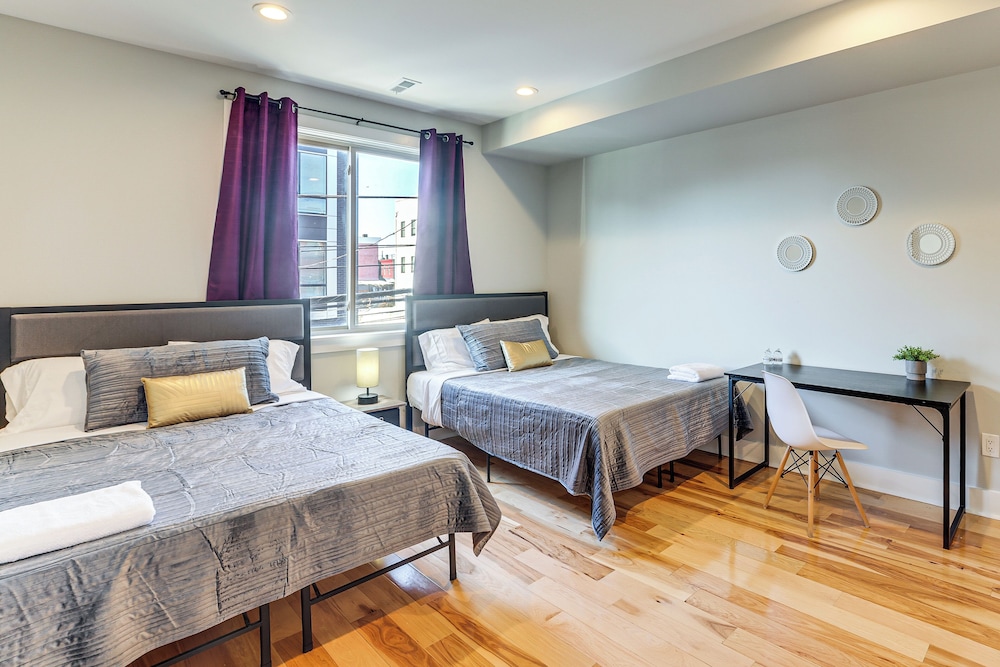 Modern Philly Oasis w/ Rooftop Deck & Game Lounge