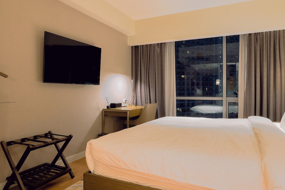 Hotel Residences at Acqua