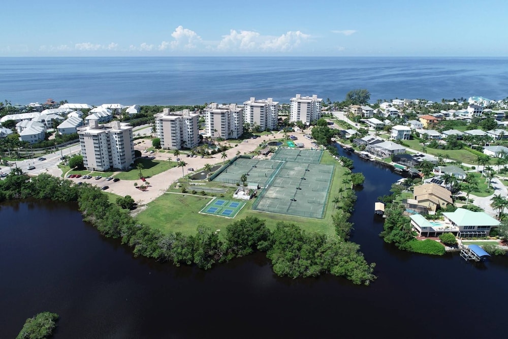 Beach & Tennis 5503 view 4