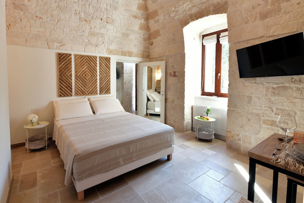 Lamarossa Trulli & Suites