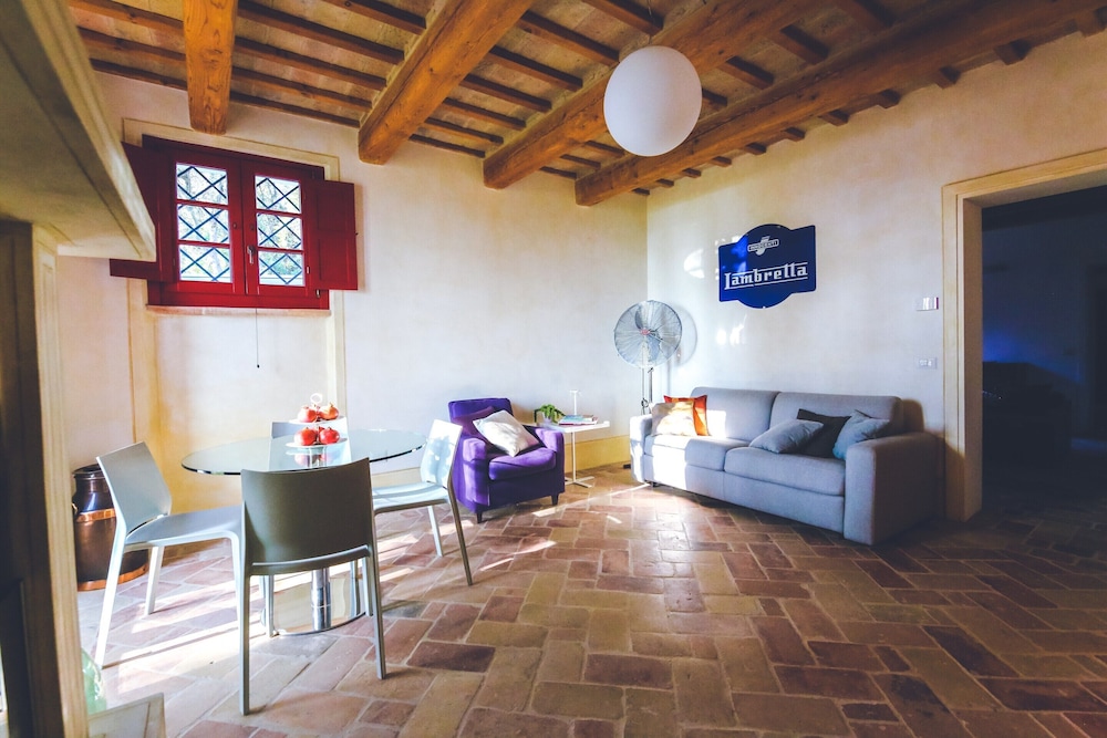 Manor in Marche Near Adriatic Beaches photo 2