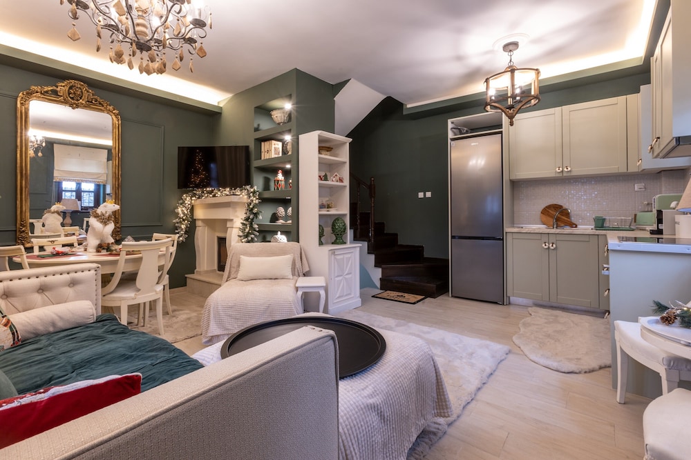 Rock Dandy La Maison De L’Ours | Top Fireplace Retreat