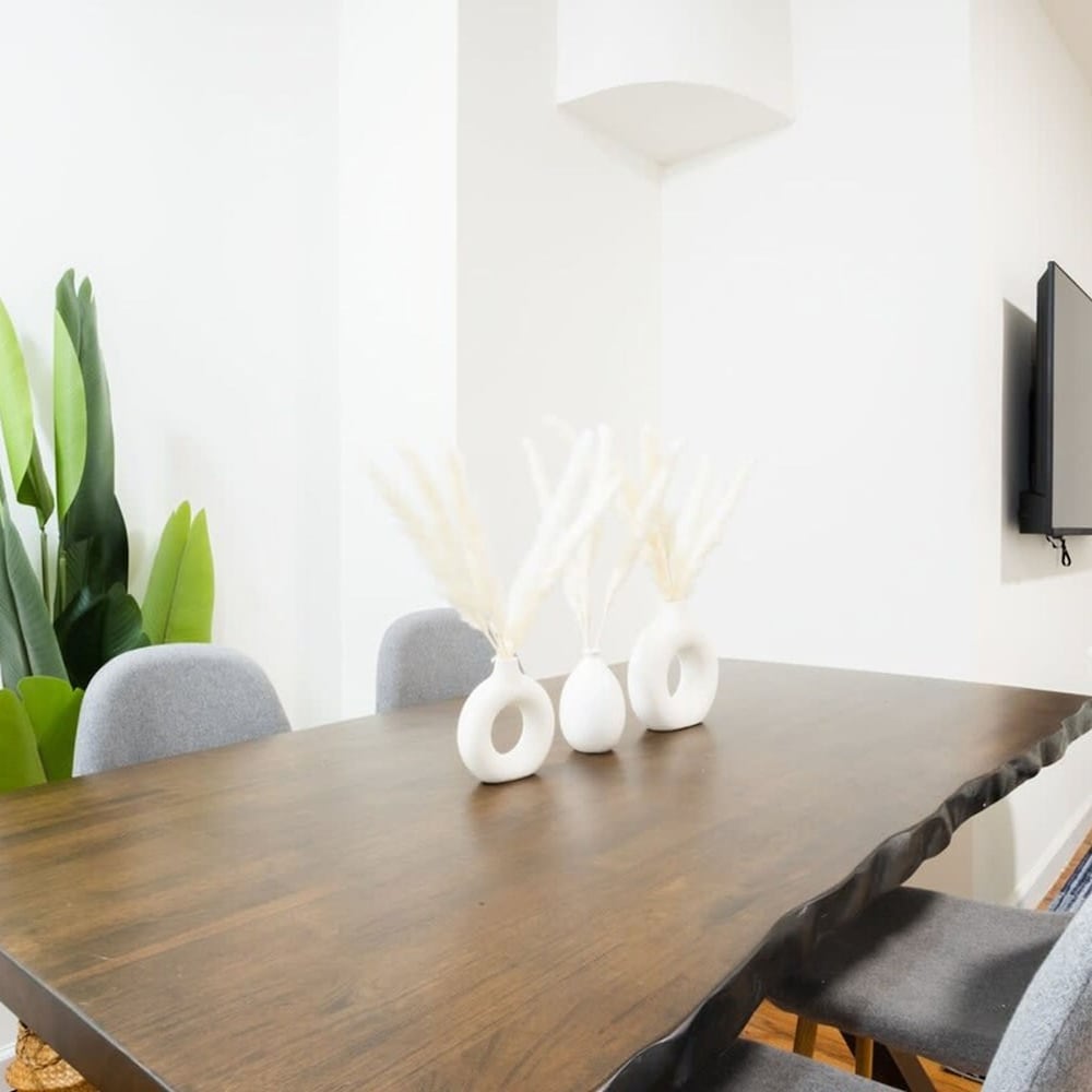 49-3b Newly Renovated 2BR W D Midtown East