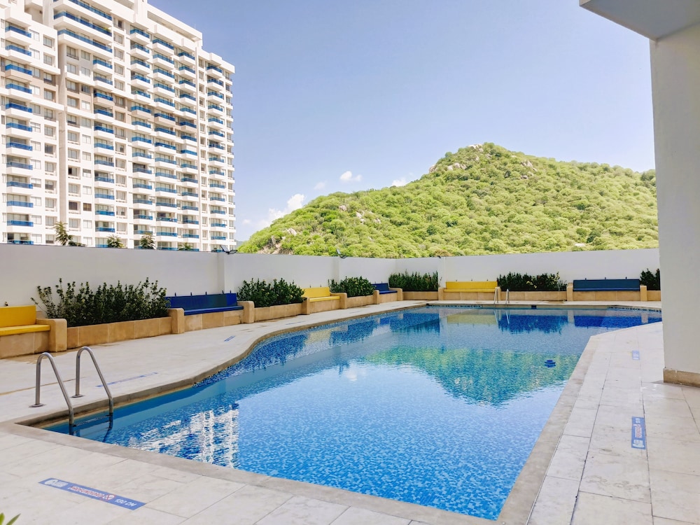 Apartasuites Sierra Beach - Vista al Mar