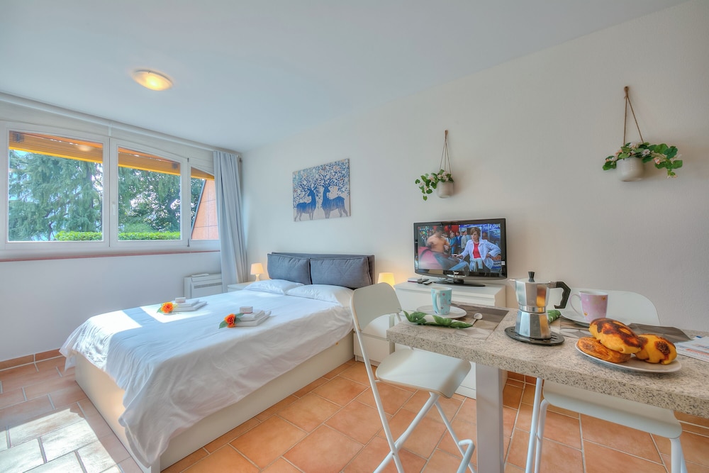 Gelsomino Apt. 5 view 4