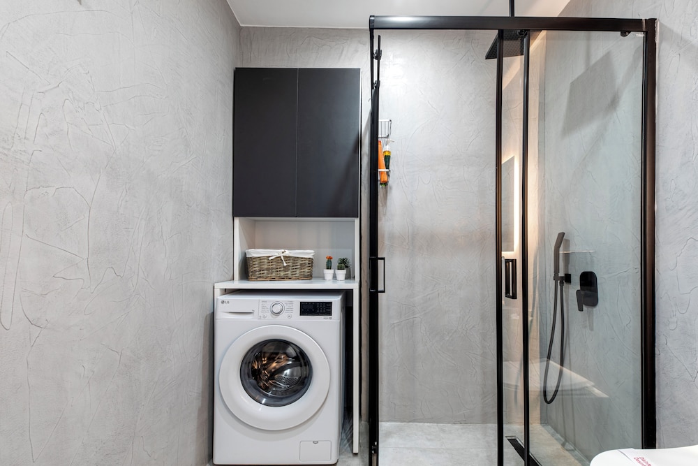 Sway - Chic 1-BR Apt & Balcony in Athens