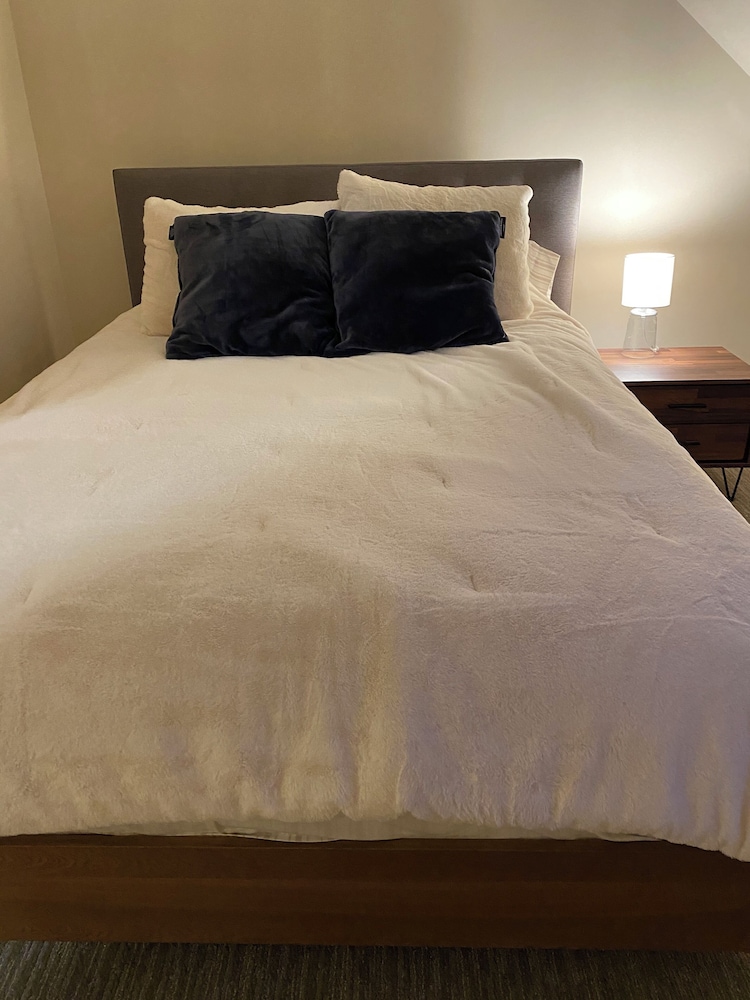 Spacious Sugarloaf Condo