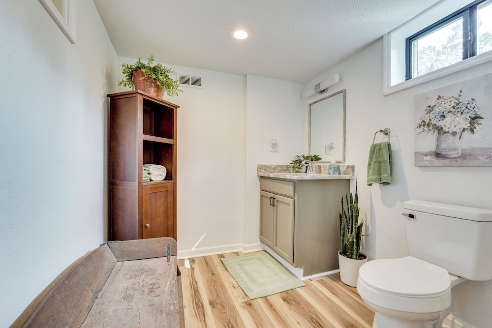 Group Getaway w/ Fenced Yard & Pool Table in Wrens