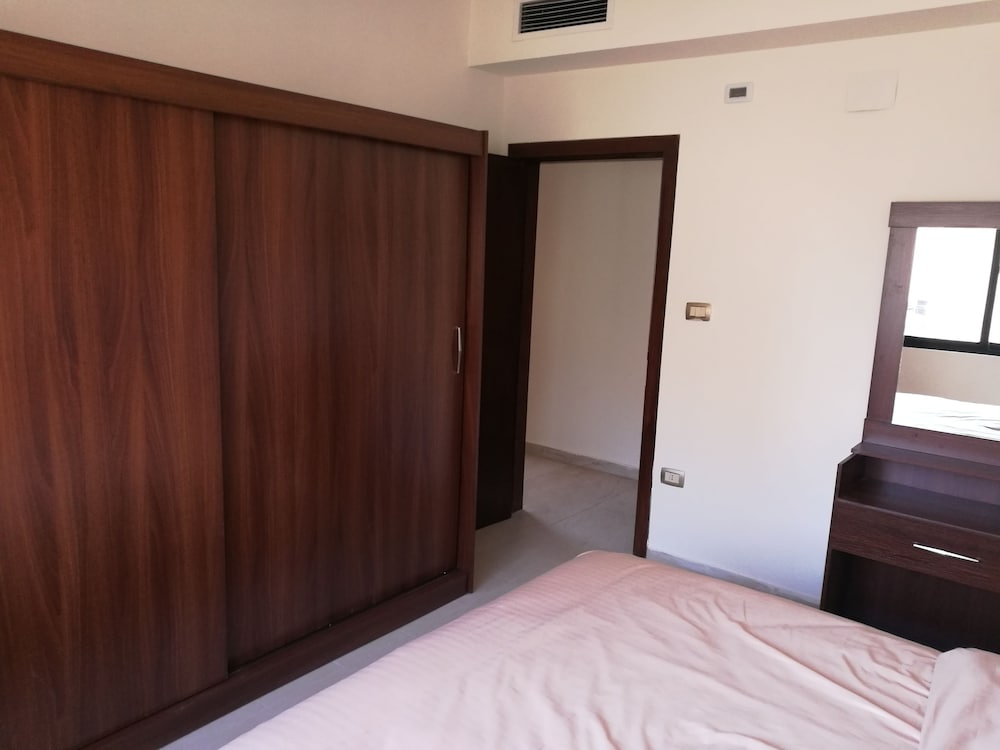 Cozy Dair Ghbar Apartments