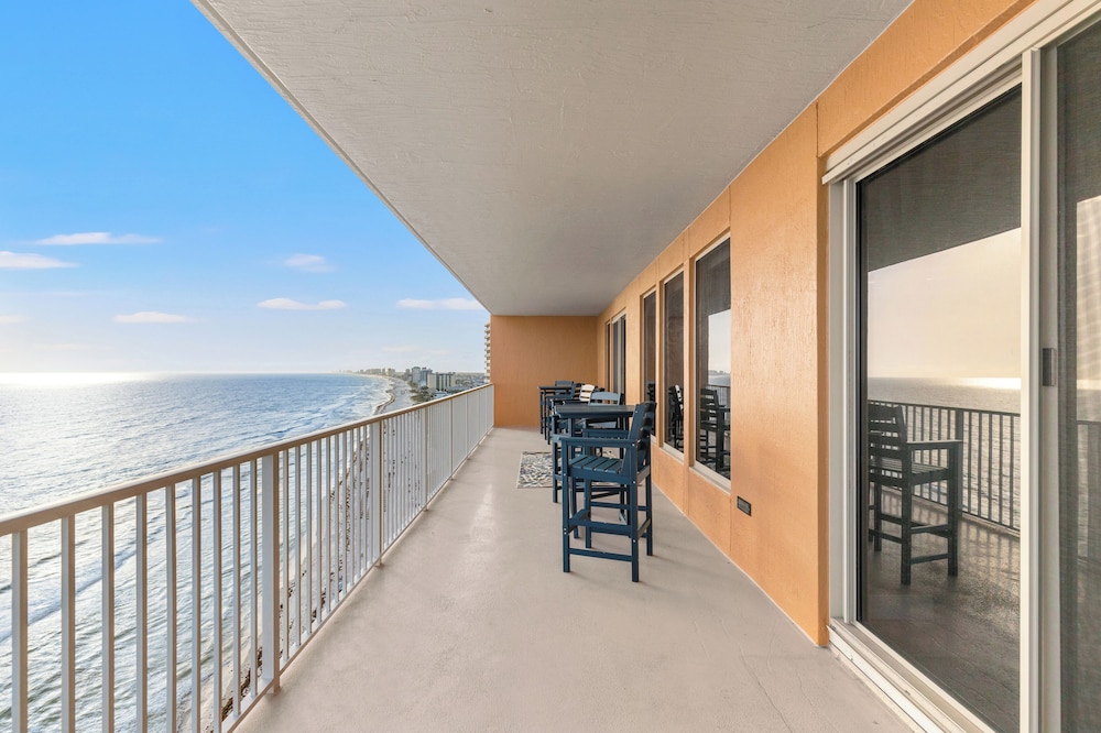 Treasure Tides3br Beachfront Corner Unit Sleeps 8 With Stunning Gulf Views!