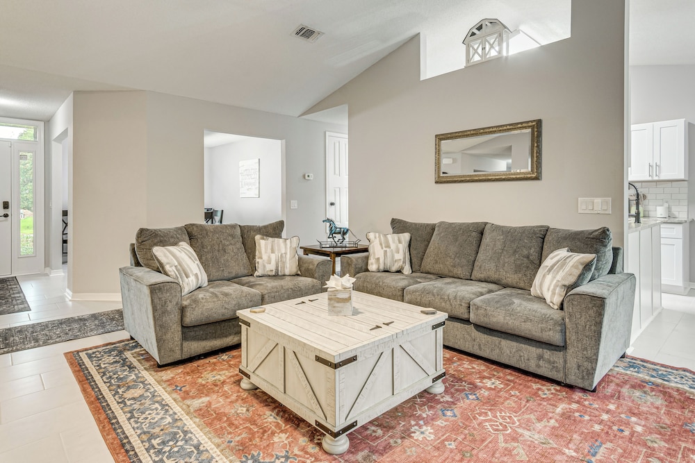 1 Mi to Zoo: 'rustic Bungalow' Gem in Gulf Breeze!