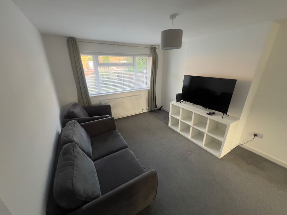 3 Bedroom House Oakwood Retreat in Dunstable