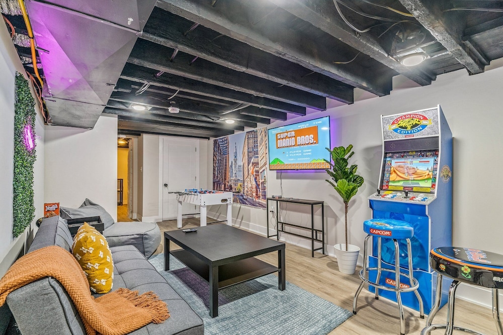 Stylish 3-Bedroom Home in Philly - Property Image 32