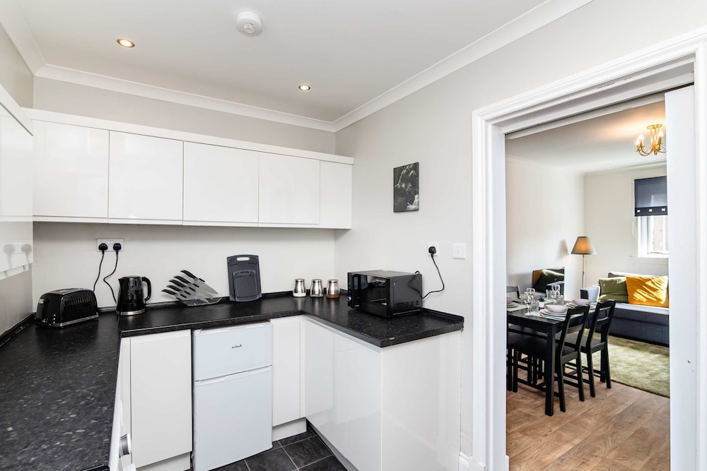 Spacious 3 BED House With Parking, photo 8