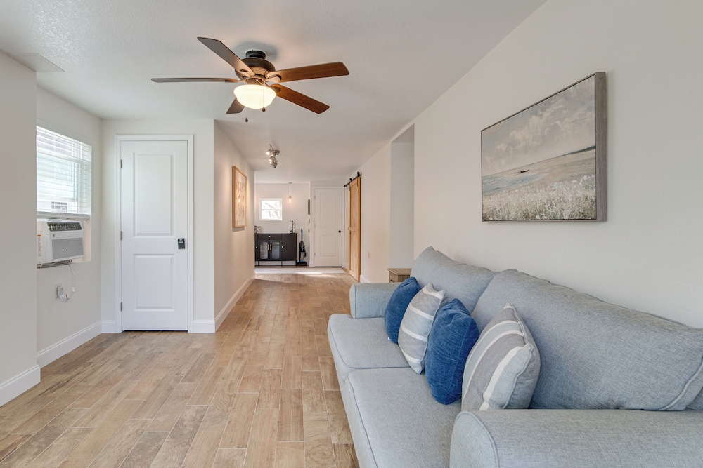 Waterfront Gem on Weeki Wachee River w/ Boat Slip!