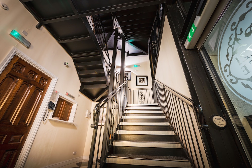 Strozzi Palace Suites by Mansley