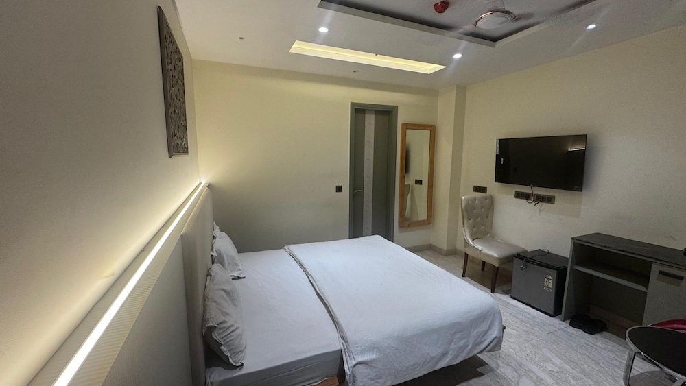 The PratiQ - Signature Boutique Hotel