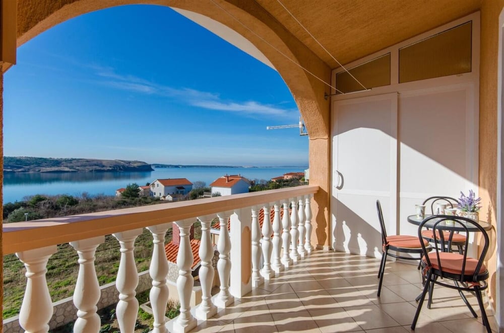 Adriatic - With Beautiful Garden - A1 view 4