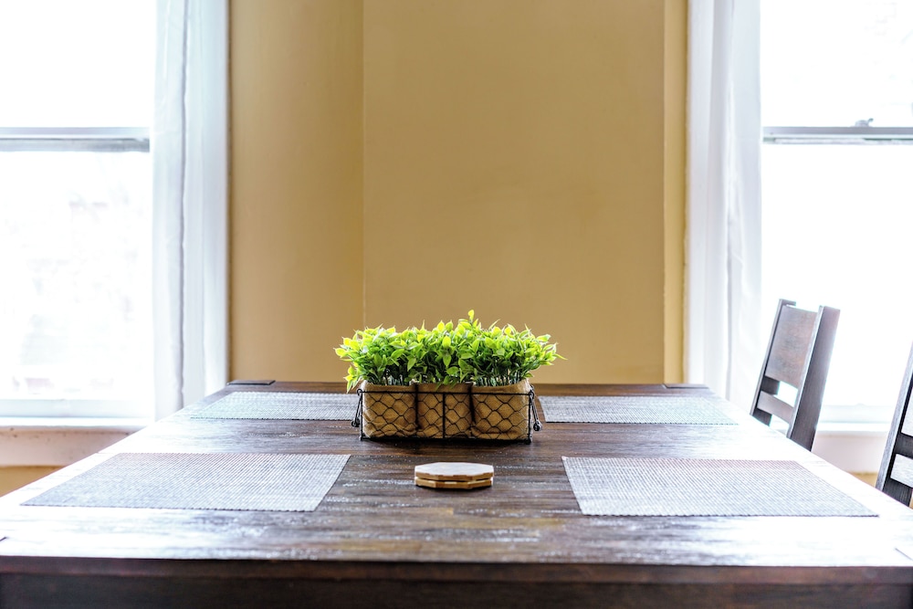 The Parkside by Jungle House – Short North Boutique Suites