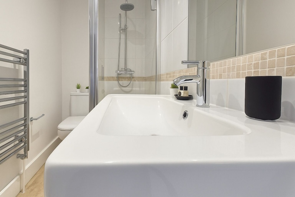 1 Bed Flat near Westfield
