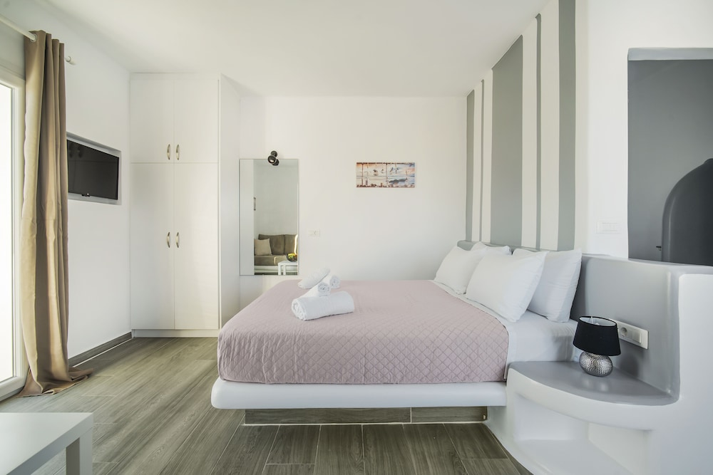 Oniropetra Apartaments view 5