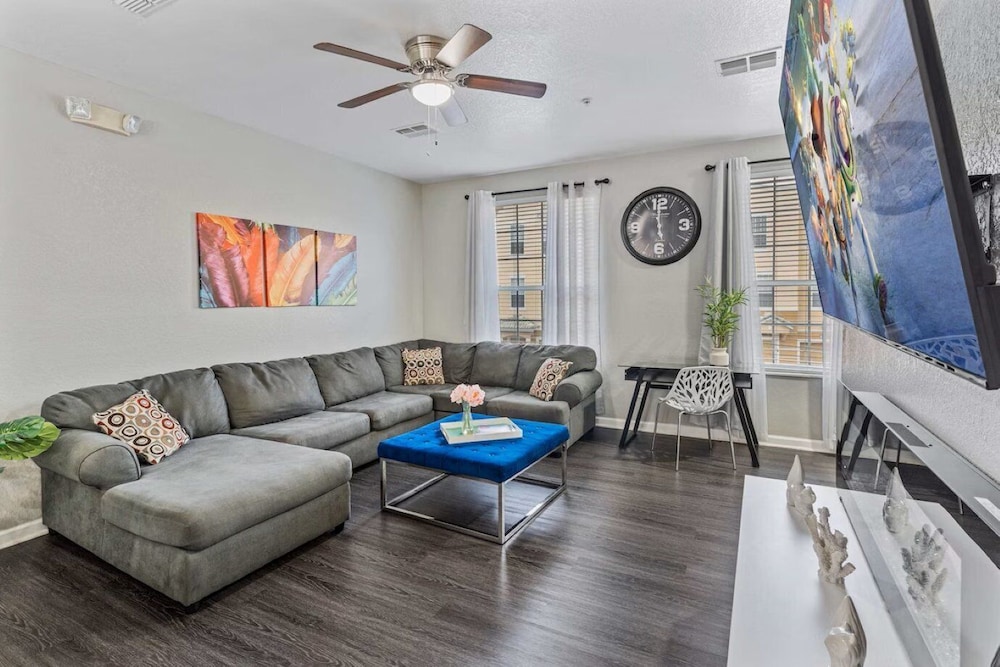 Vista Cay Swanky