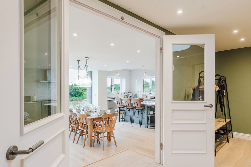 Mulberry Cottage 5BD in Wiltshire
