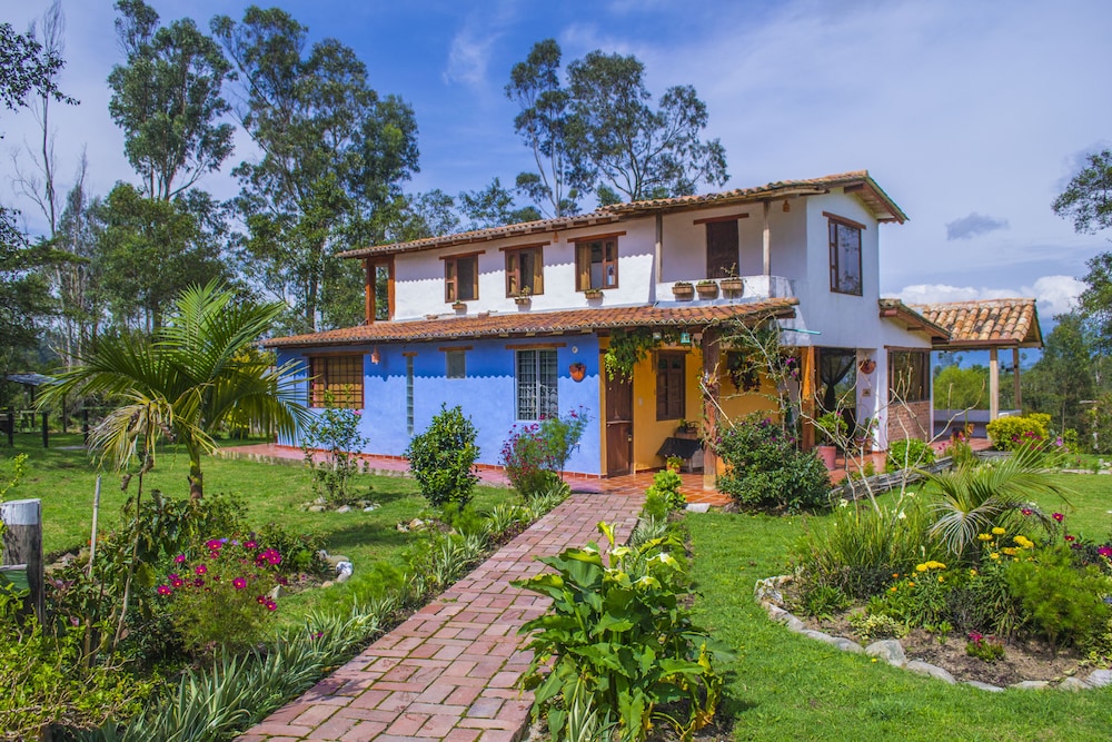 Monte Verde Cabañas & Camping